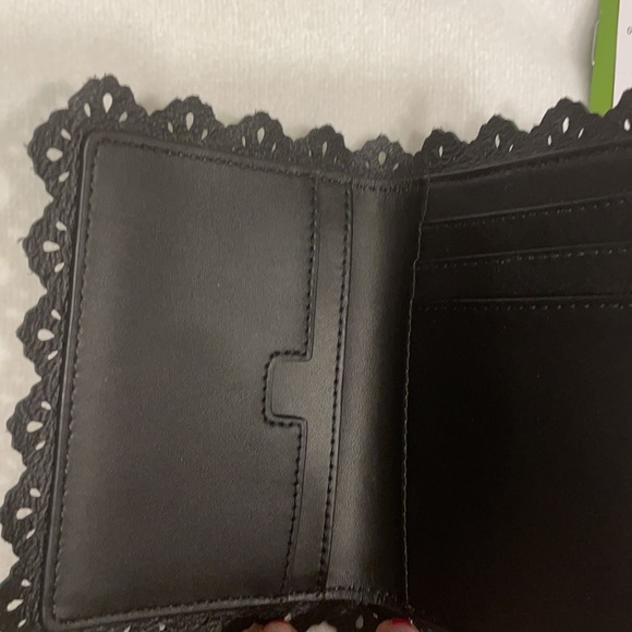 Sold! Kate Spade ♠️ leather scalloped card holder! - Picture 6 of 7